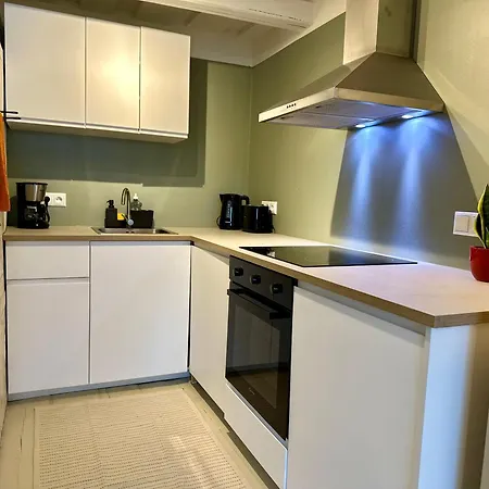 Romantic Hideout With Parking