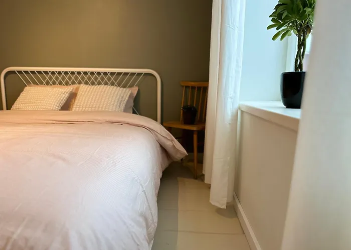 Romantic Hideout With Parking *